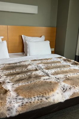 ROYAL Lynx Fur Blanket